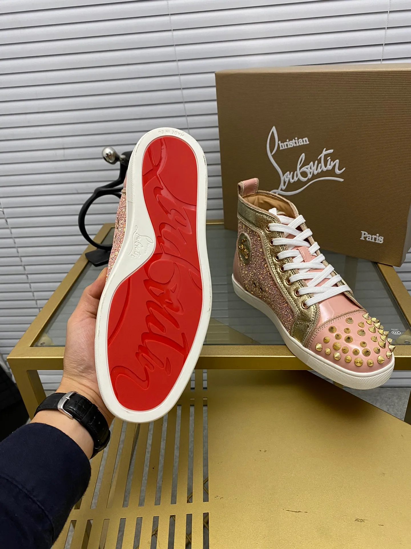 Made to order. Ex-factory price 540. christian louboutin (CL red sole shoes) counter series, casual sneakers for couples 📢 📢 📢 Exclusive hot style release 🎈🎈💪 Movable latex feet 👻 Finished outsole line [Proud] 😝Female 35-40# Male 38#-46, global supply😝 [Top version]: original imported cowhide upper, top original leather lining, original molded TPU outsole, original 1:1 detail processing, original shoe last,